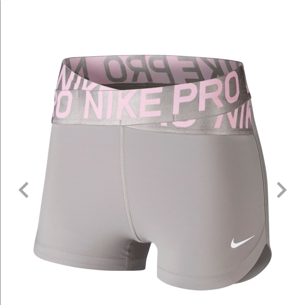 Nike women’s 3” Inter twist shorts